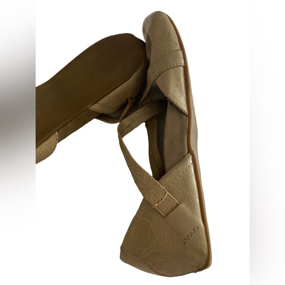 AXXIOM Tan Floral Pattern Arch Support Mary Jane Straps Womans Comfortable Shoes - Picture 7 of 14